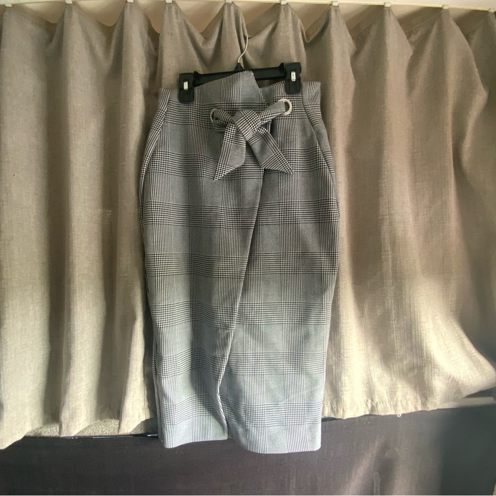 H&M black and White Plaid Pencil Skirt Faux Wrap S front tie